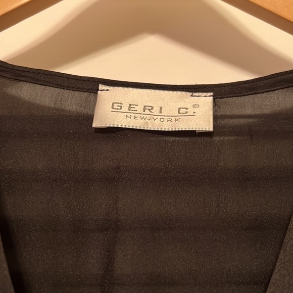 Women’s Top - Picture 7 of 14